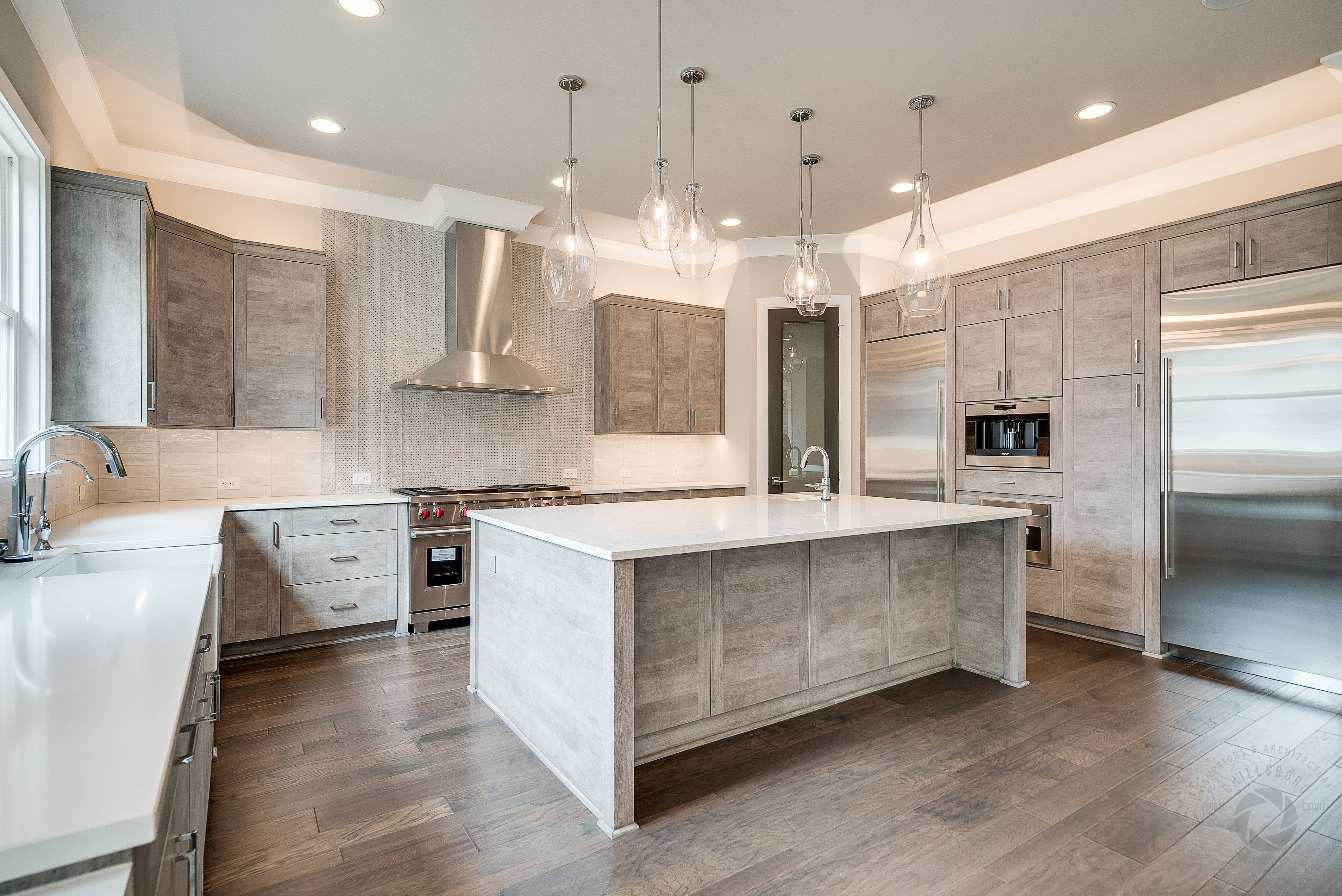 5313 Winding View kitchen